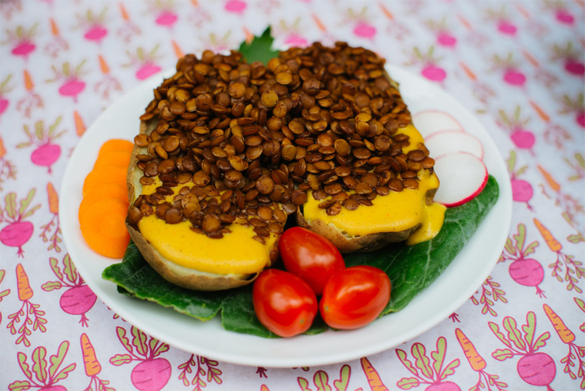 Stuffed baked potato made from lentils