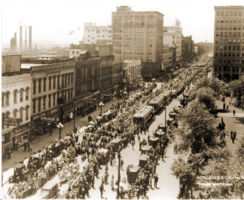 Circus arrives in Peoria, 1935